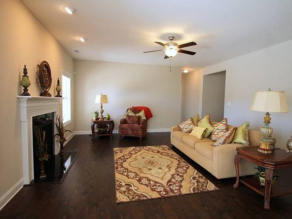 5th image of 396 Stonebriar Ave