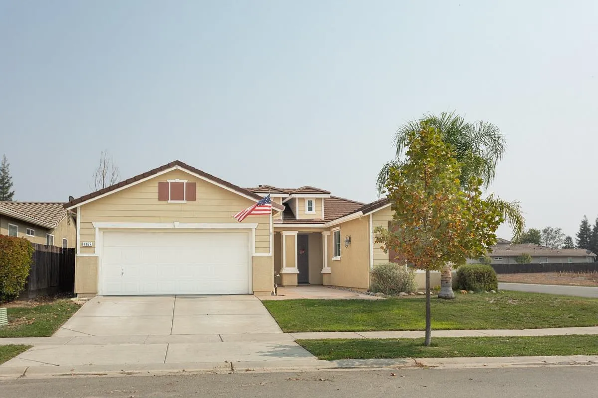 1157 Sabine Ct photo 1