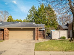 923 Mockernut Ct, Columbus, IN