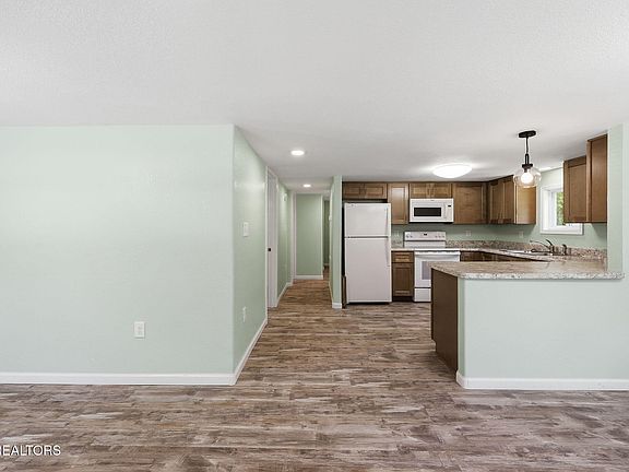 3rd image of 210 E Spring St