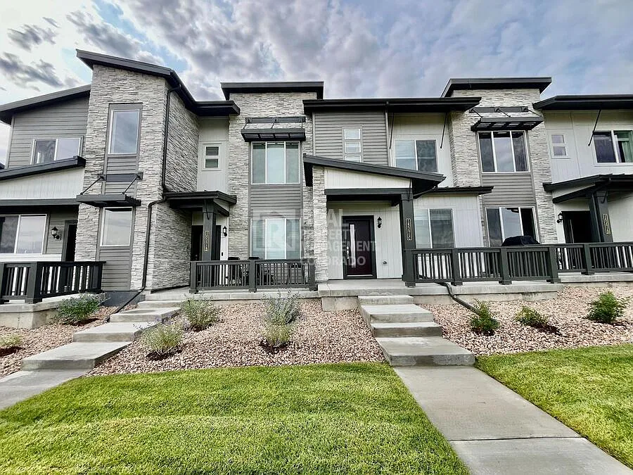 Stunning 2-Bedroom Townhome with Office Loft, Mountain Views & Solar Prime Arvada Location! — Photo 2