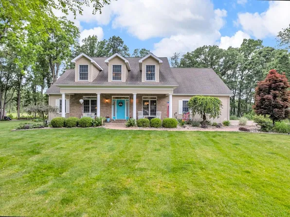 4864 Indian Creek Dr, Jackson, MI 49201