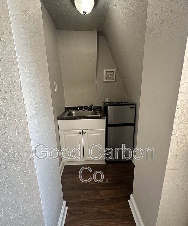 2nd image of 430 Delaware Ave APT 305