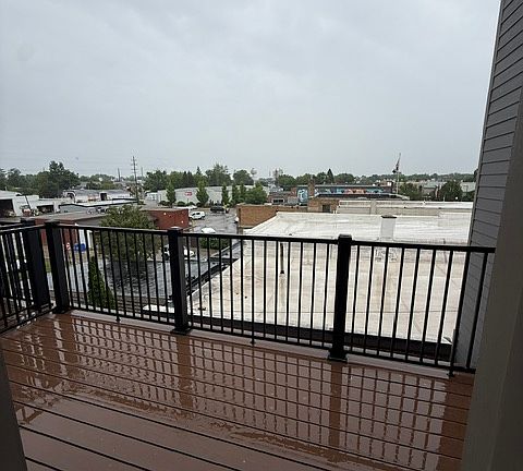 4th image of 135 E Main Ave #303