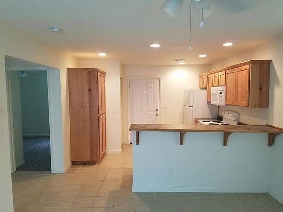 3rd image of 612 E 8th St #A