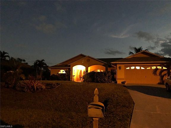 3rd image of 916 SW 28th Ter