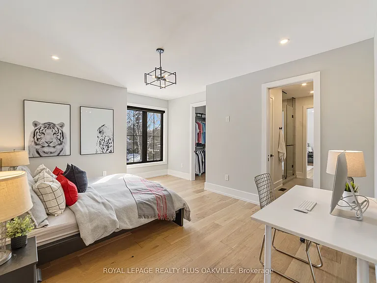 2057 Salvator Blvd — Photo 32