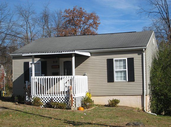 1st image of 918 Pine Grove Ave