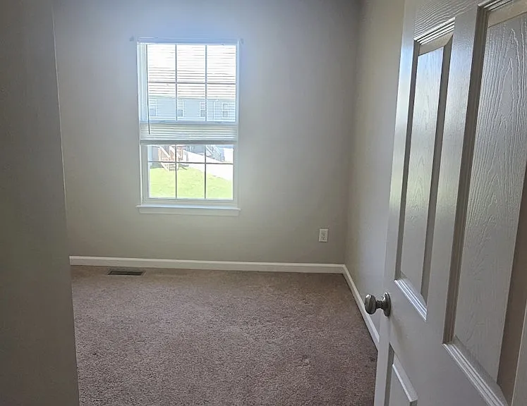 89 Salerno Dr — Photo 37