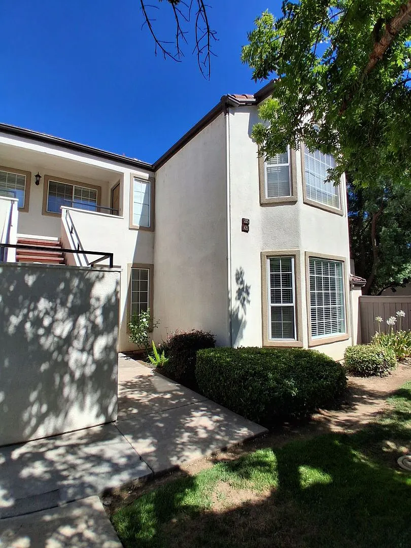 Upcoming: Stunning 3-Bedroom Condo At Villa San Marcos! Located On Cedar & Nees! — Photo 2