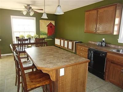 4th image of 3983 S El Salvador Ave
