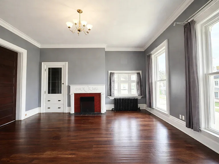 726 N Downing St — Photo 1