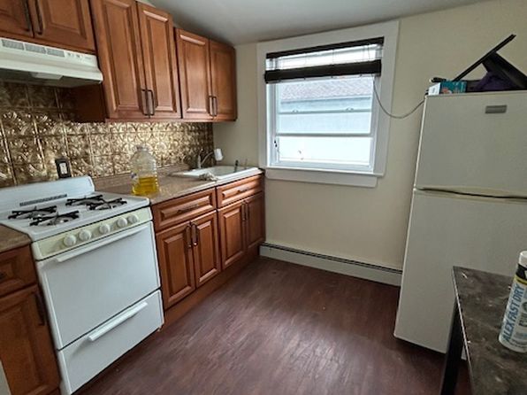 612 Pompton Ave #2