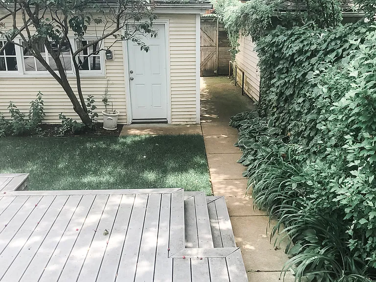 3319 N Southport Ave — Photo 16