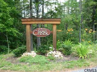 10 Moss Creek Rd, Middle Grove, NY 12850