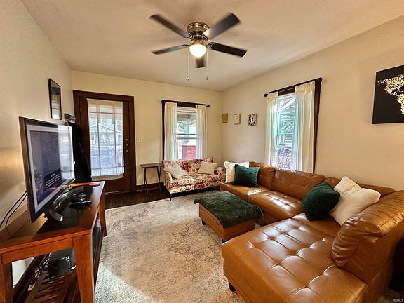 4th image of 725 Bennighof Ave