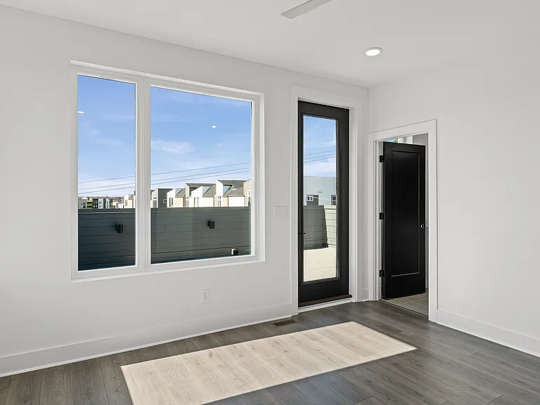 1729 Simpkins St — Photo 13