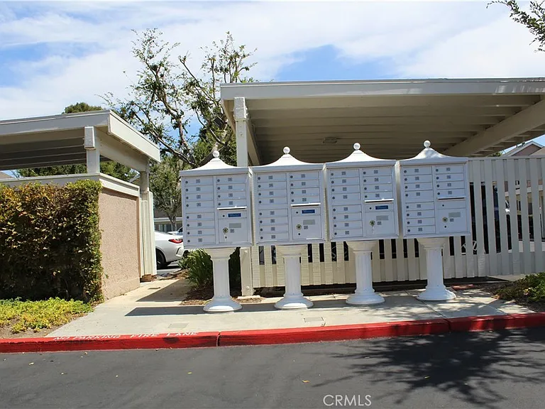 111 Greenfield — Photo 11