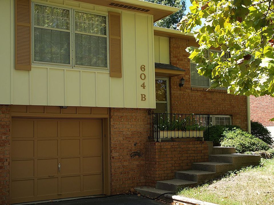 2nd image of 604 NE Lynn St APT A