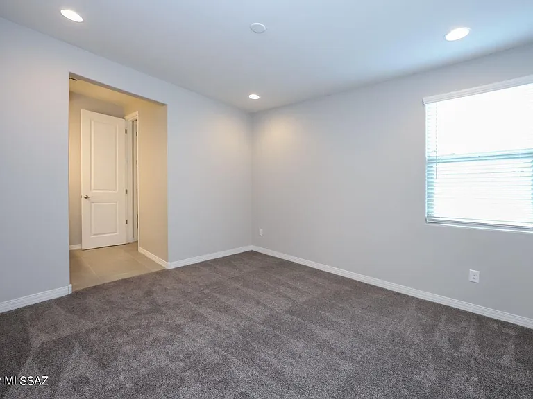 11846 N Silver Village Pl — Photo 37