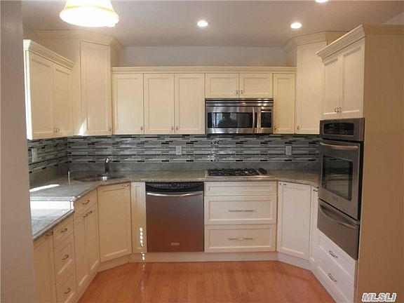 4th image of 1233 Diane Pl