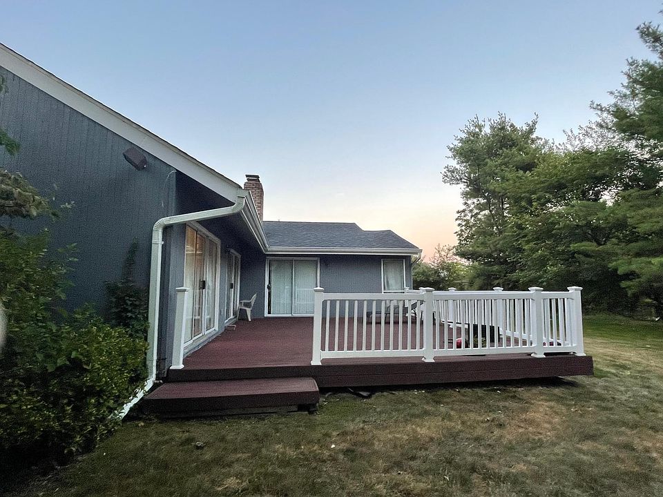 2nd image of 20 Tulip Ln