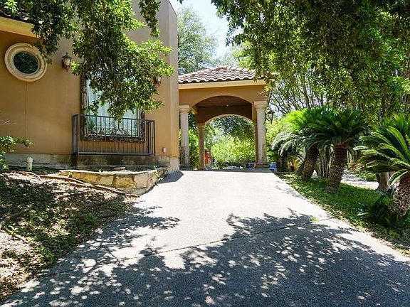 5th image of 331 Saint Julien Dr