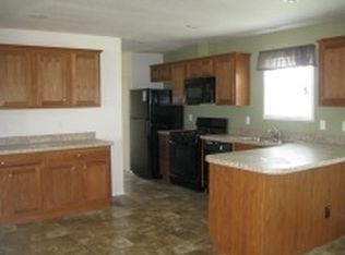 105 Hanshire Dr, Yoder, IN 46798