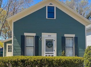 309 N Robert St, Ludington, MI 49431