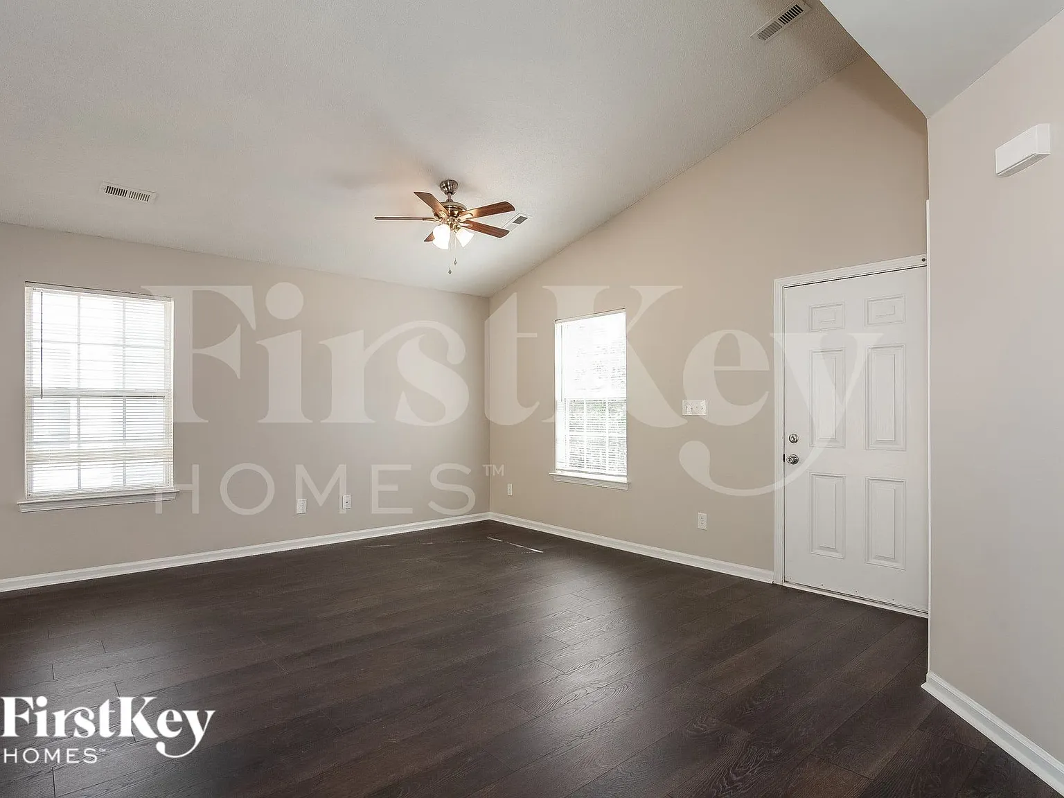 3 bed, 2.0 bath, 1237 sqft, $2,190 — Photo 3