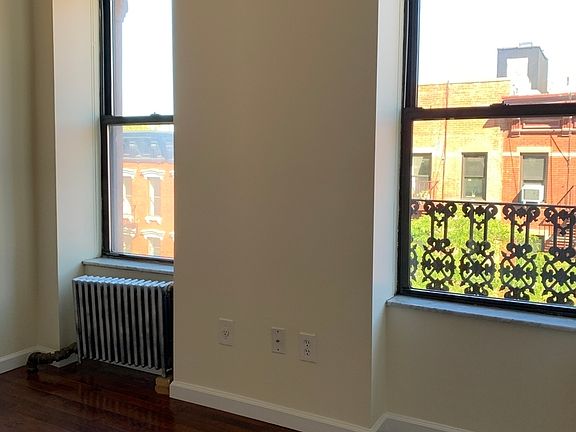 2nd image of 426 W 45th St #5WF