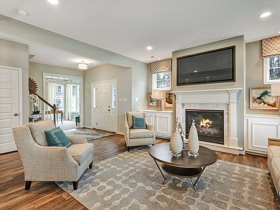 3_Berkley_Family Room