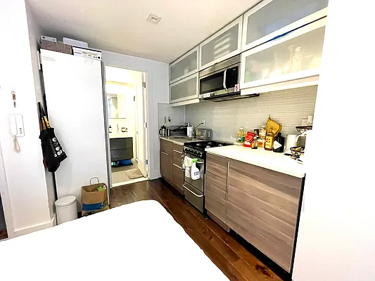 Rented by Evergreen Realty & Investments | media 9