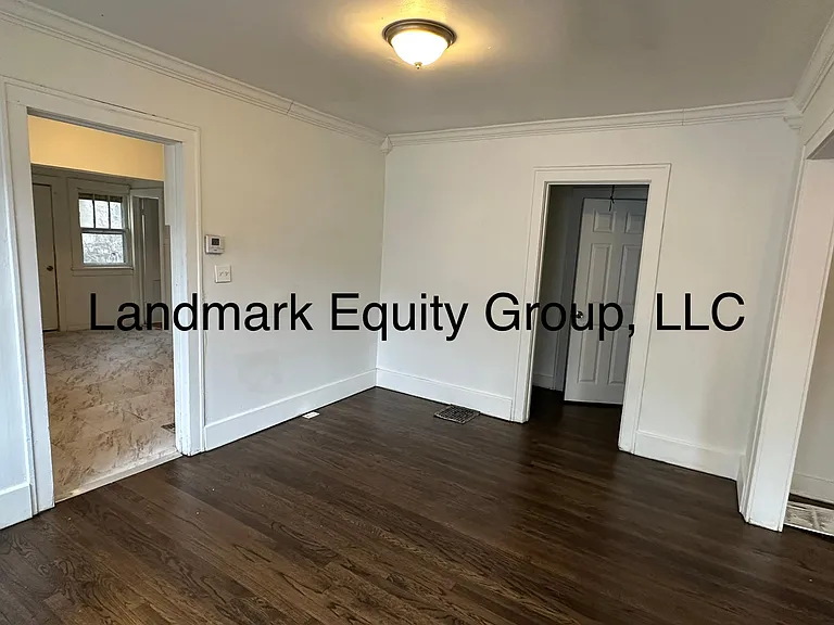 606 E Aberdeen St — Photo 7