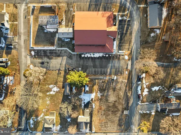 8 Chapel St, Woodstown, NJ 08098