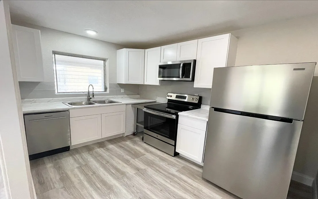 Riverbreeze Apartments — Photo 2