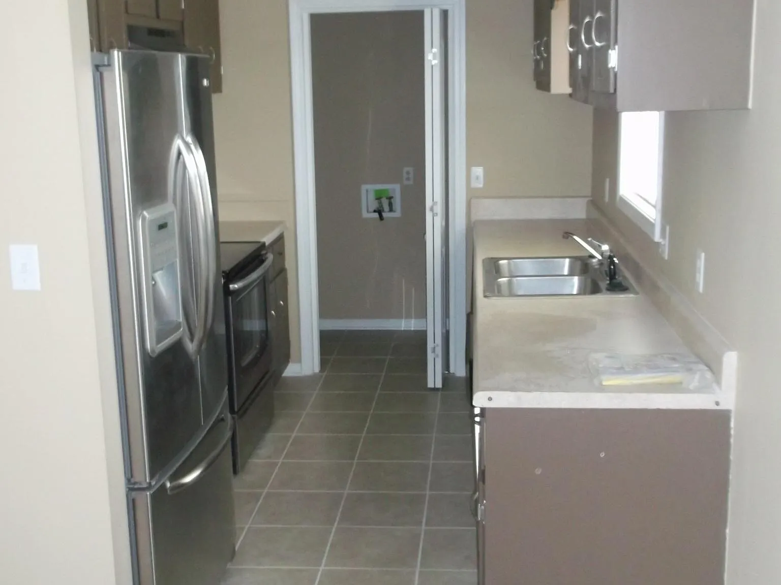 3 bed, 1064 sqft, $1,300 — Photo 4