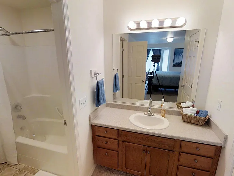 Master vanity.