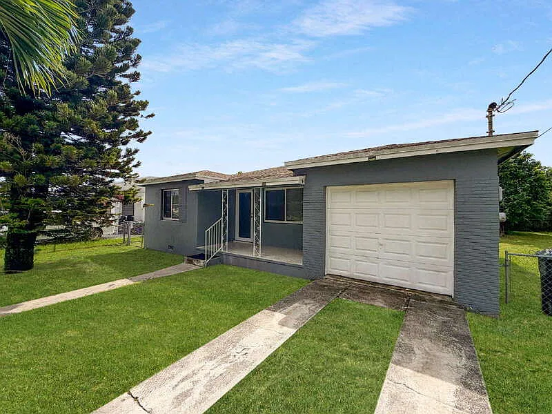 2 bed, 1.0 bath, 988 sqft, $2,500 — Photo 1