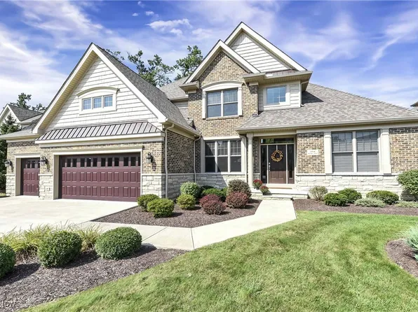 32516 Breakers Blvd, Avon Lake, OH 44012