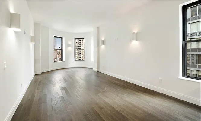 Rented by Compass | media 52