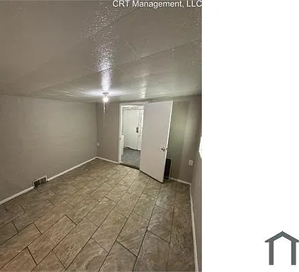 1590 S Syracuse St — Photo 11