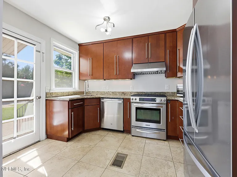 2749 Hendricks Ave — Photo 11