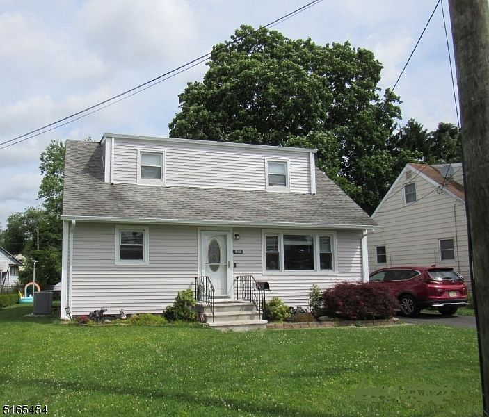 1st image of 913 Boesel Ave