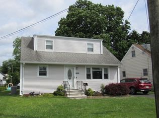 913 Boesel Ave, Manville, NJ 08835