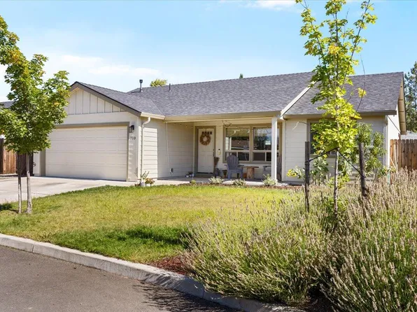 710 Gracies Way, White City, OR 97503