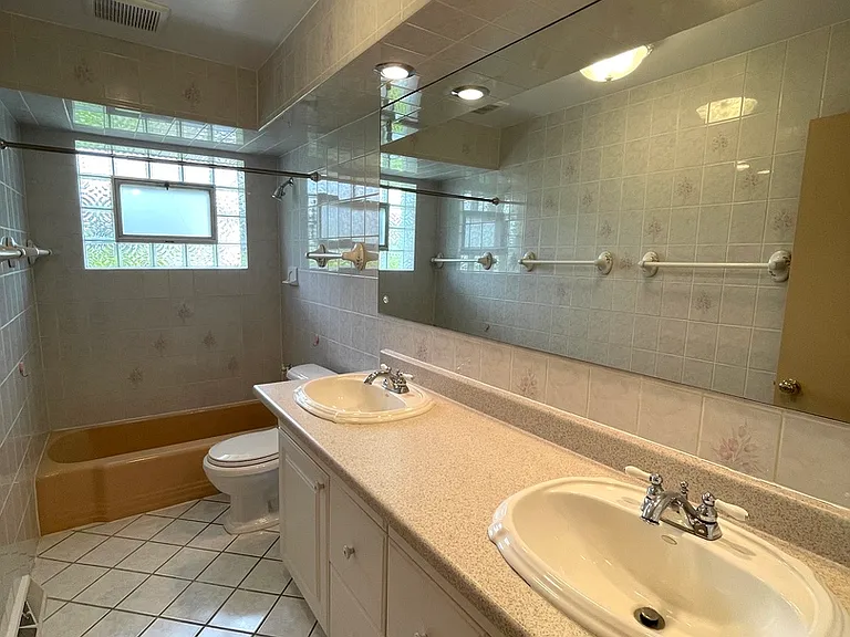 7150 N Crawford Ave — Photo 11