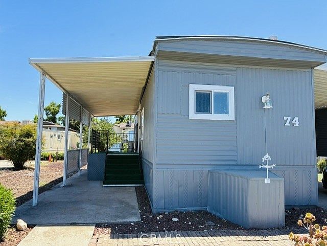 Listing photo 2
