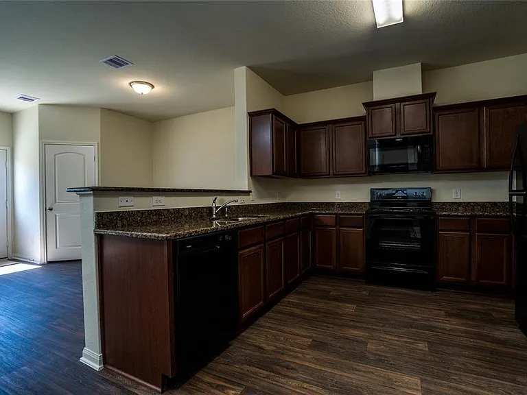 208 Autumn Berry Ln — Photo 11