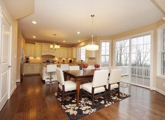 4th image of 4695 Guildford Ln